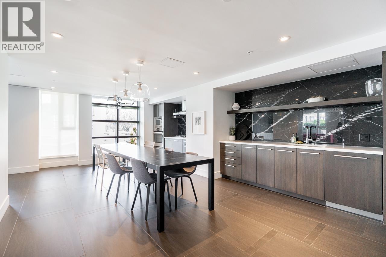 606 567 CLARKE ROAD, Coquitlam