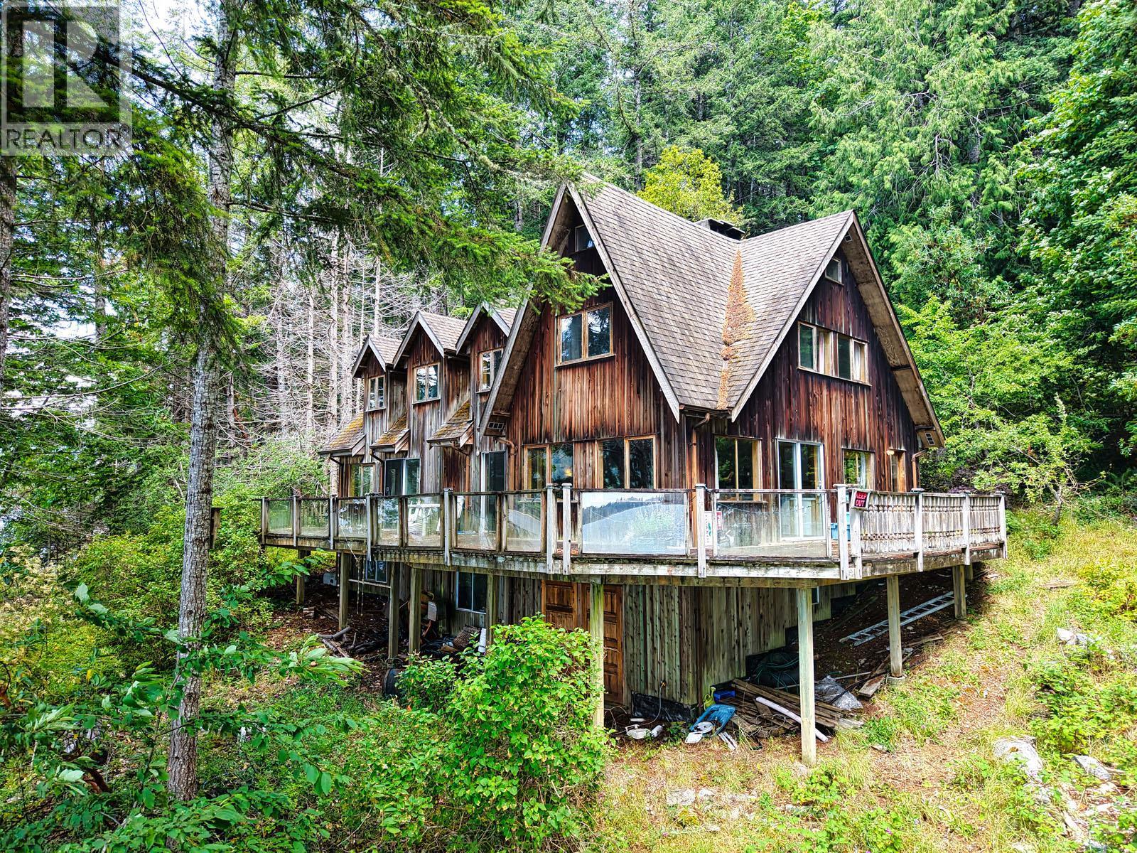 6787 SECHELT INLET ROAD, Sechelt