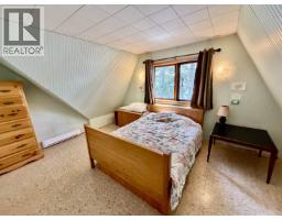 6787 Sechelt Inlet Road, Sechelt, BC V7Z0L2 Photo 22