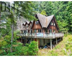 6787 Sechelt Inlet Road, Sechelt, BC V7Z0L2 Photo 7