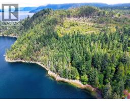 6787 Sechelt Inlet Road, Sechelt, BC V7Z0L2 Photo 9