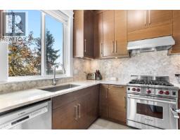 8656 Gilley Avenue, Burnaby, BC V5J4Y5 Photo 18