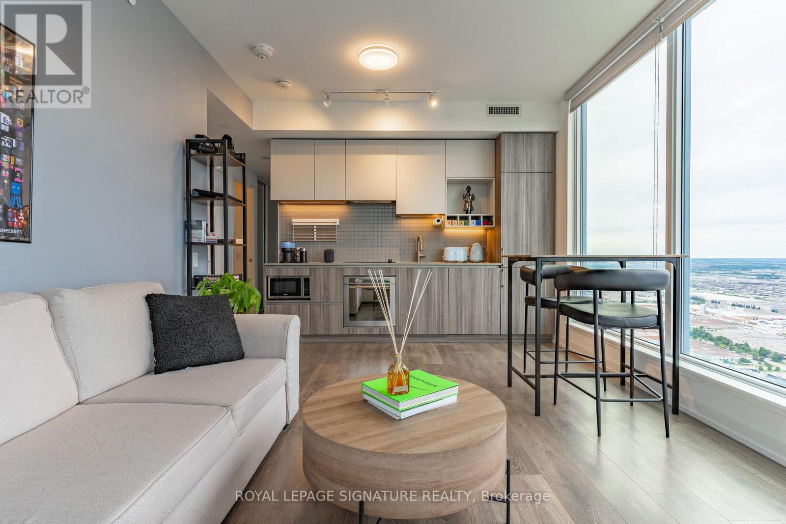 #5903 898 PORTAGE PARKWAY - 2
