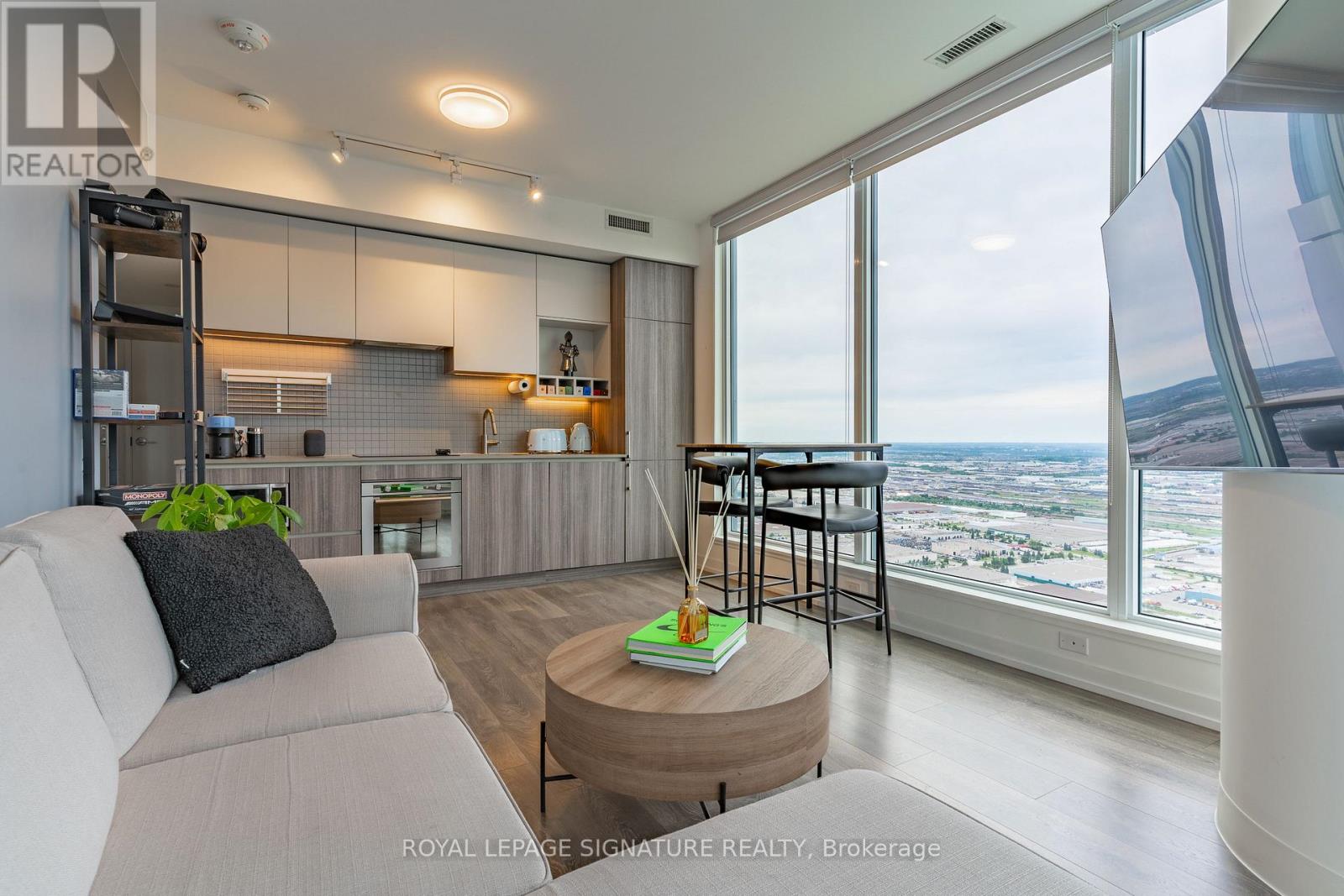 #5903 898 PORTAGE PARKWAY - 4