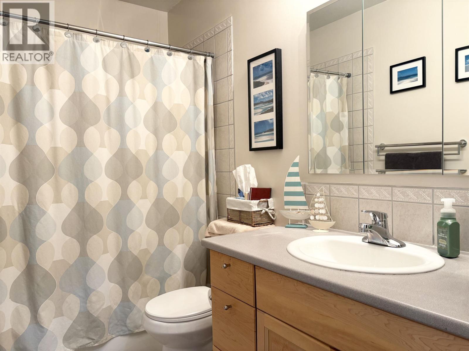 Photo 17 of 31 — 2845 LONSDALE STREET · Prince George, BC