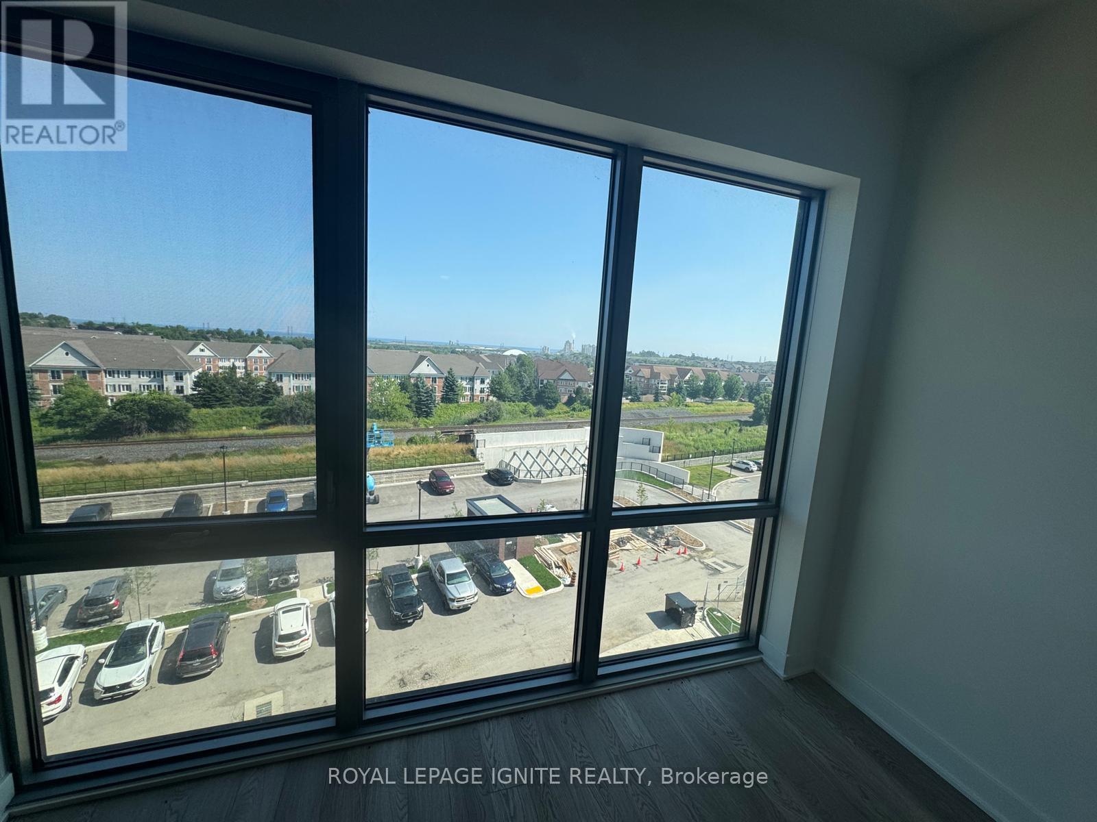 #627 51 CLARINGTON BOULEVARD - 11