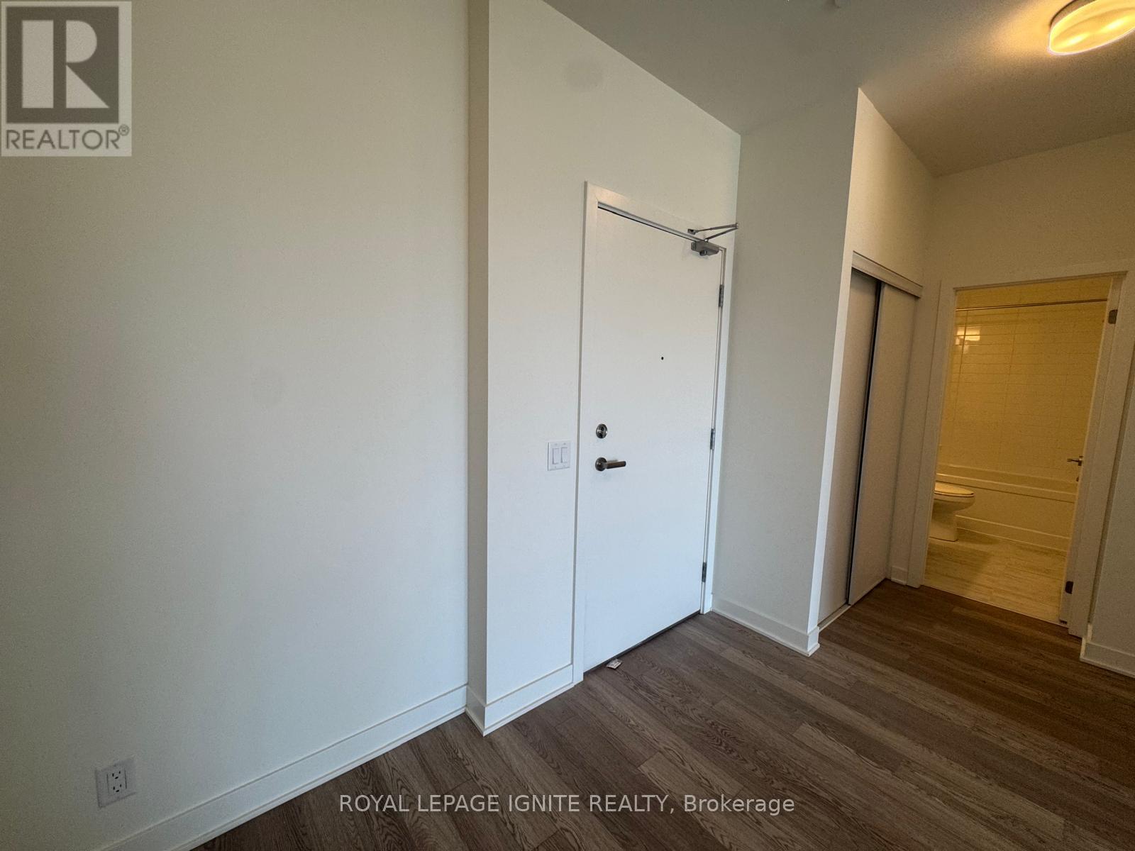 #627 51 CLARINGTON BOULEVARD - 13