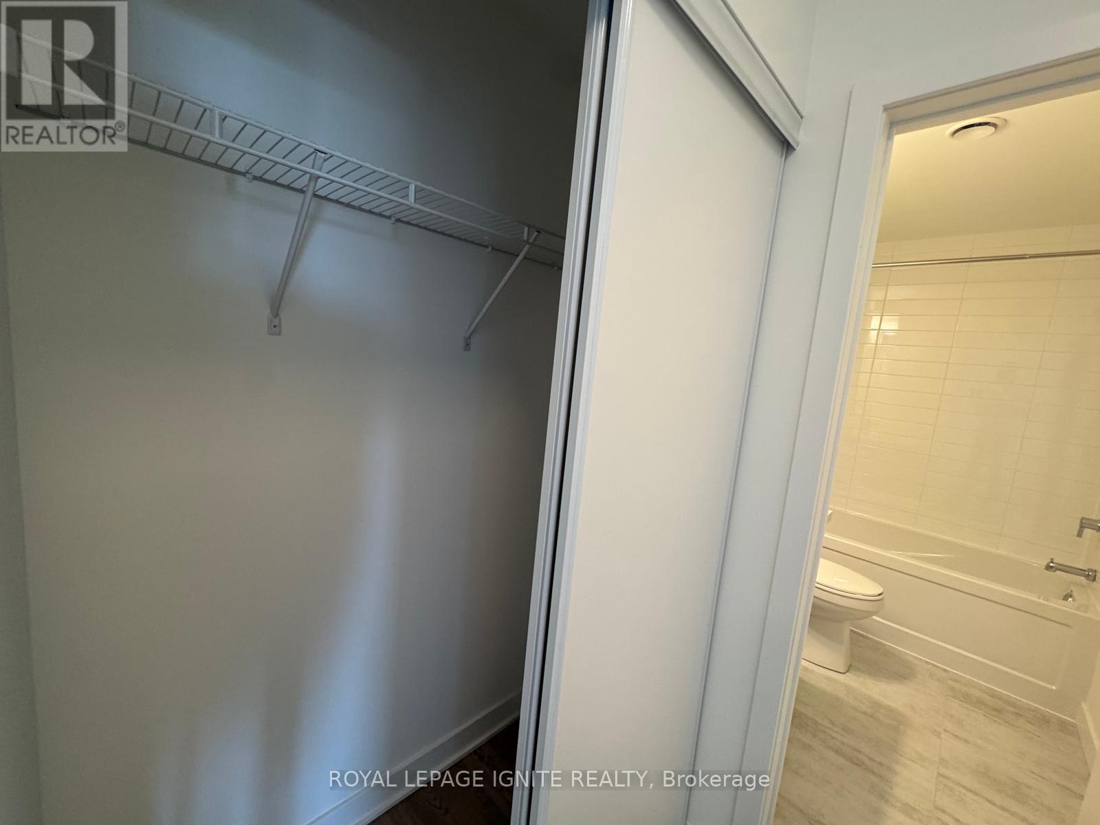 #627 51 CLARINGTON BOULEVARD - 21