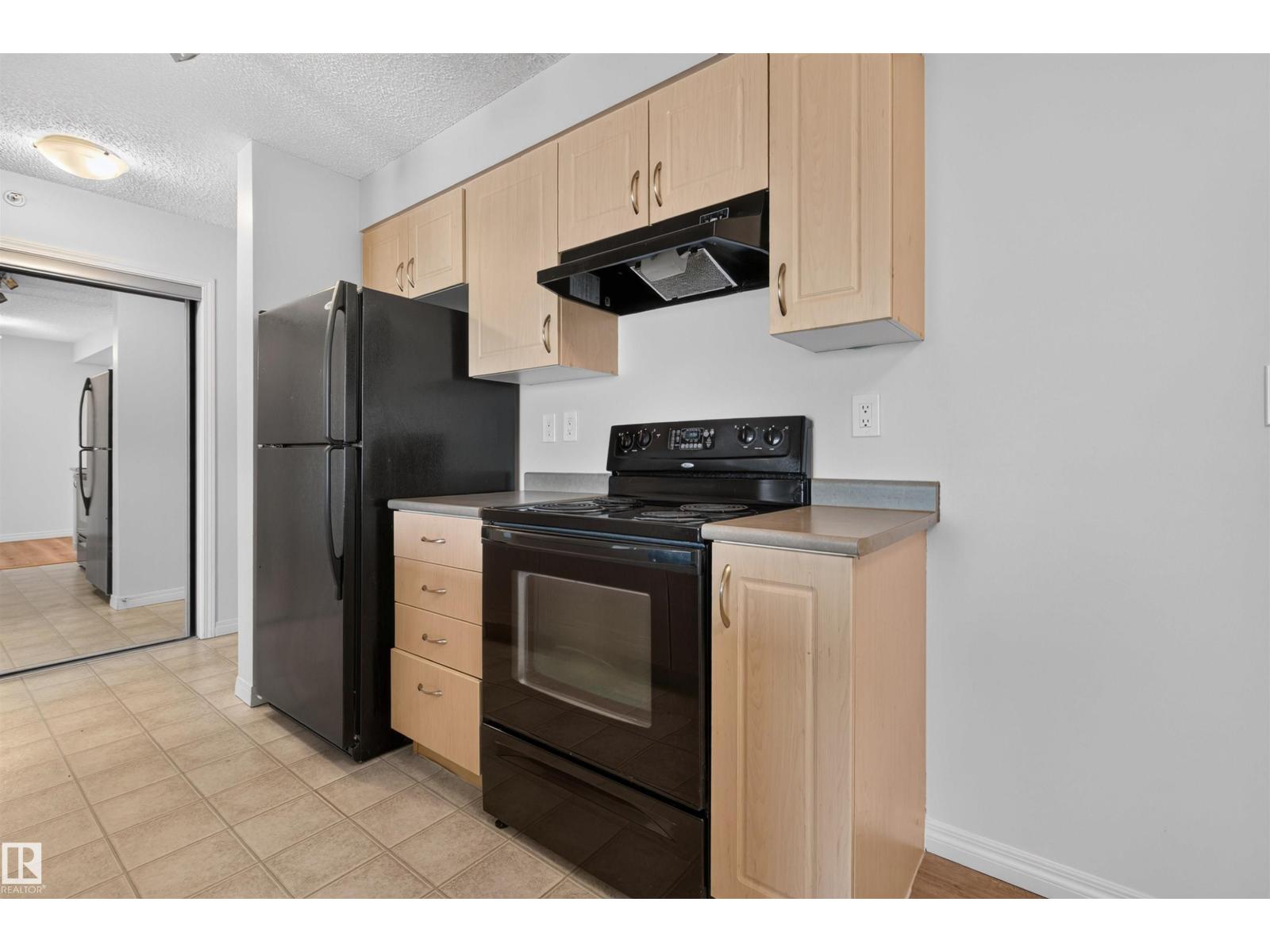 #405 13907 136 ST NW - 6