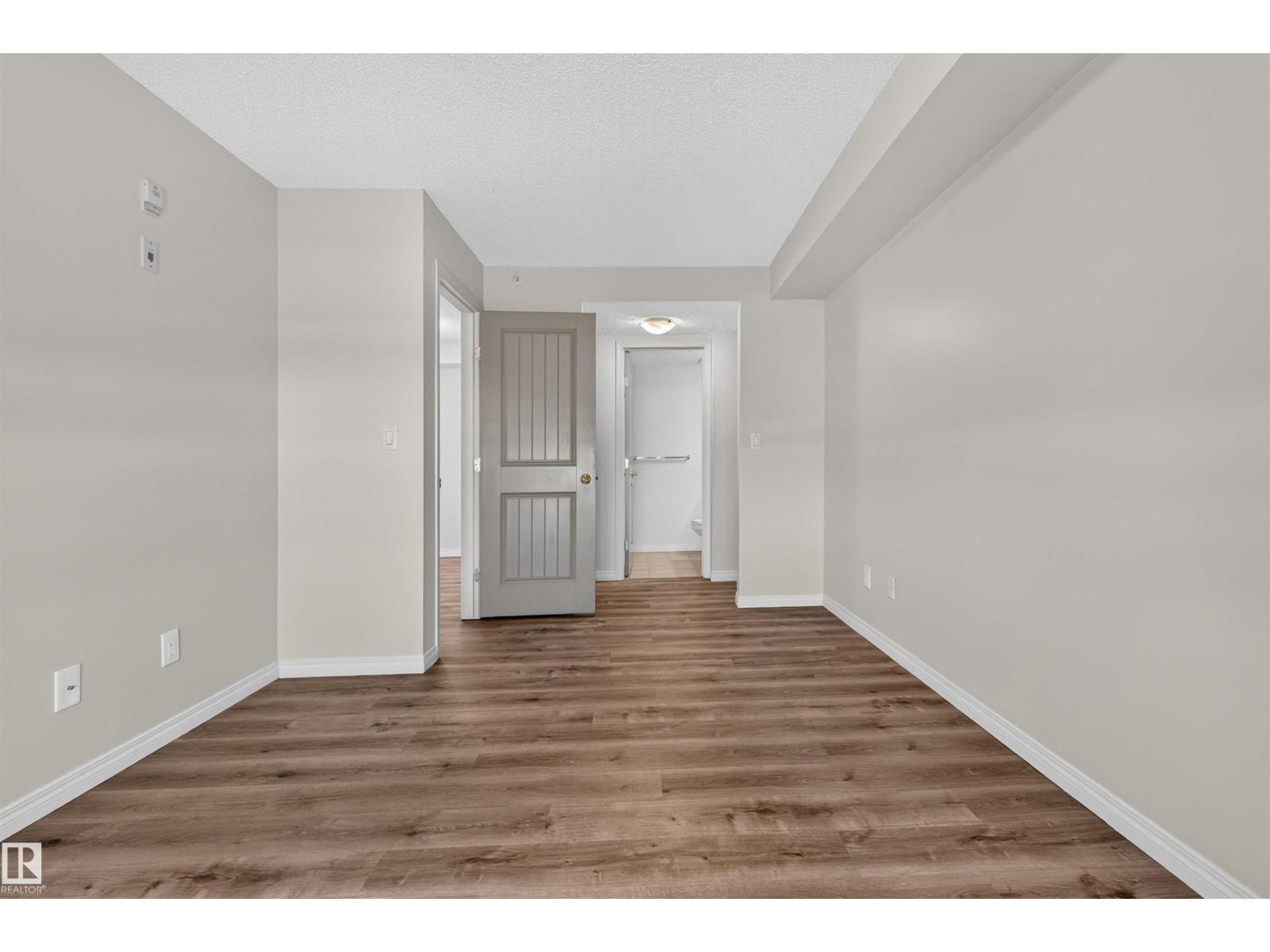 #405 13907 136 ST NW - 11