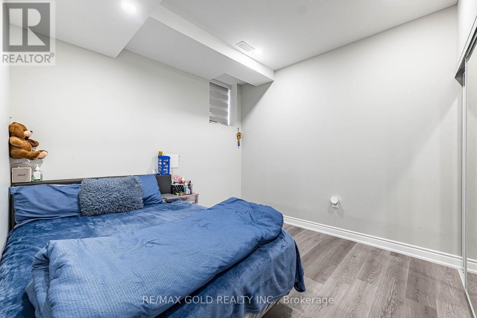 39 ACADEMY DRIVE - 26