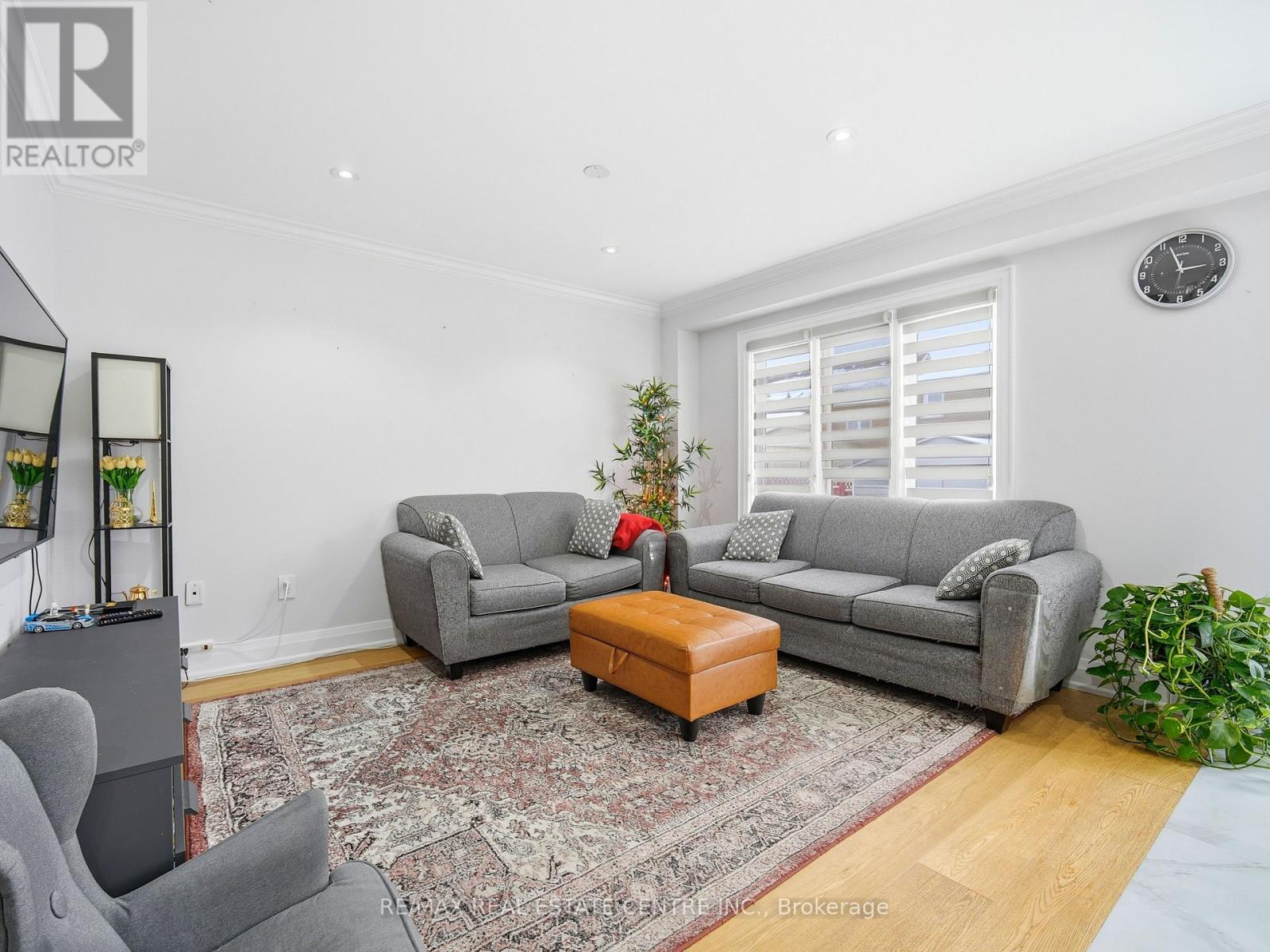 6 MANNEL CRESCENT - 16