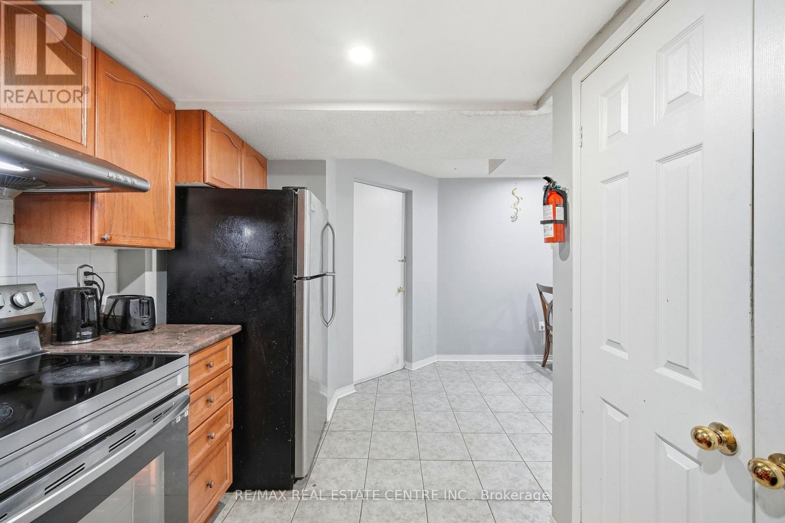 6 MANNEL CRESCENT - 46
