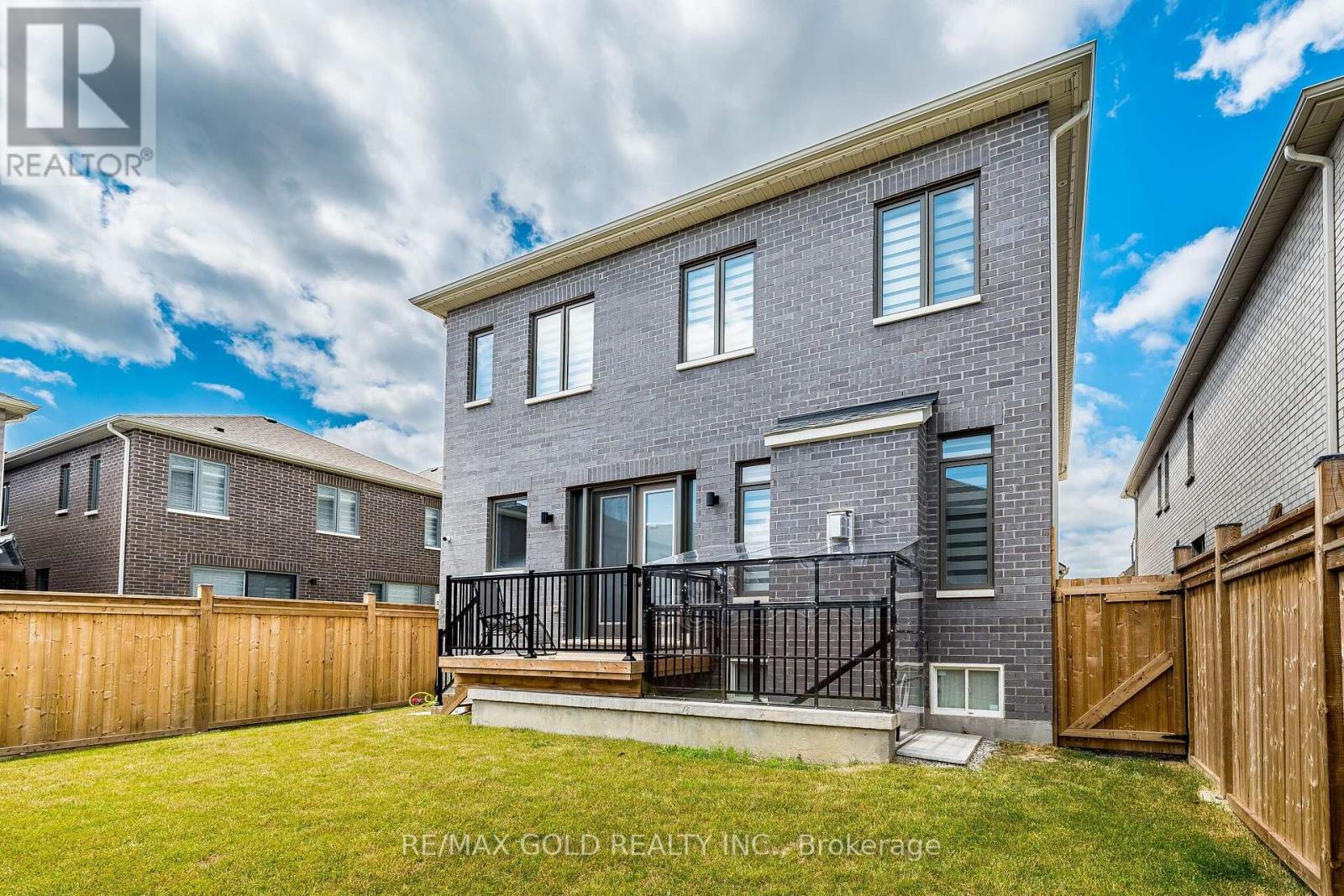 39 ACADEMY DRIVE - 29