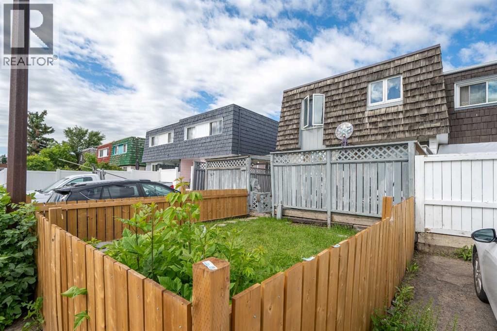 7627 24A Street SE - 2