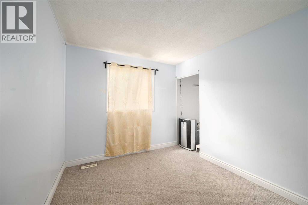 7627 24A Street SE - 18