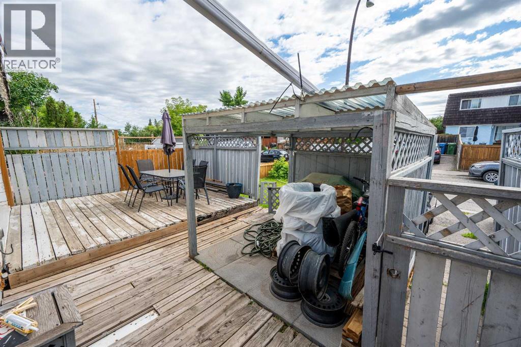 7627 24A Street SE - 31