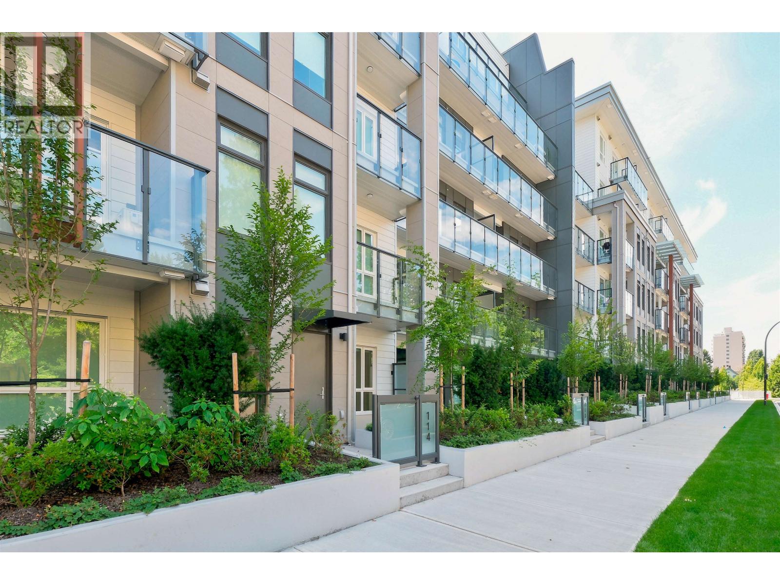 114 82 FIRST STREET, New Westminster