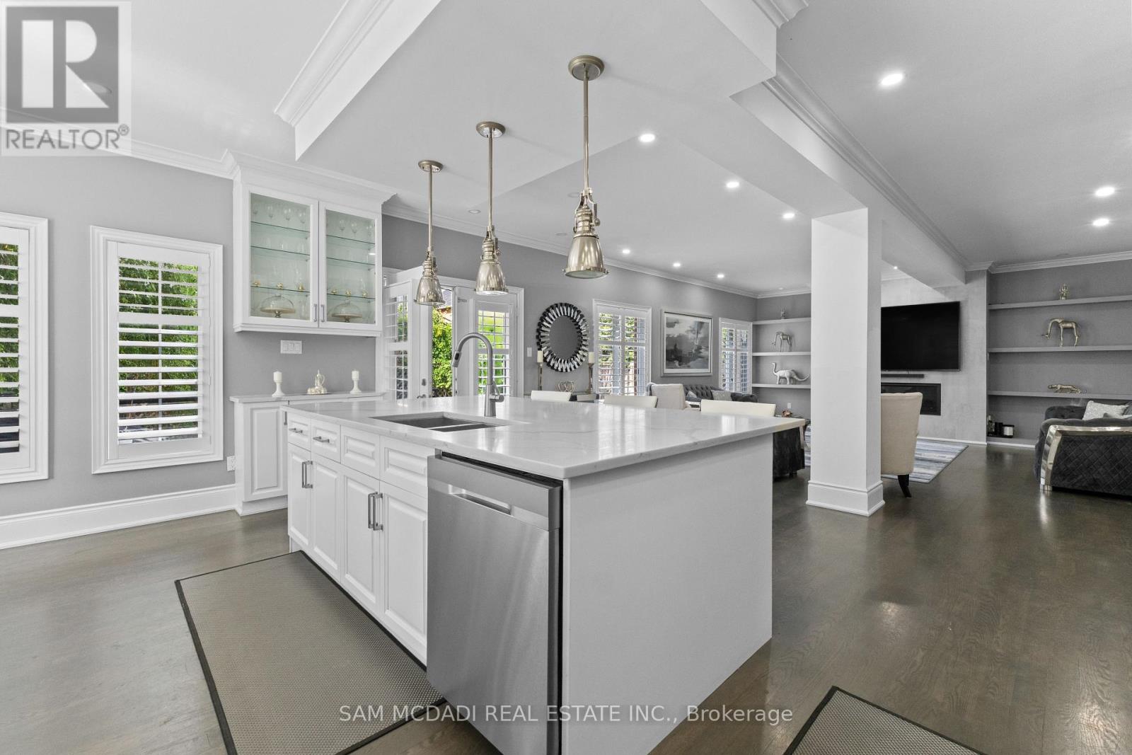 29 DELROSA WAY - 14