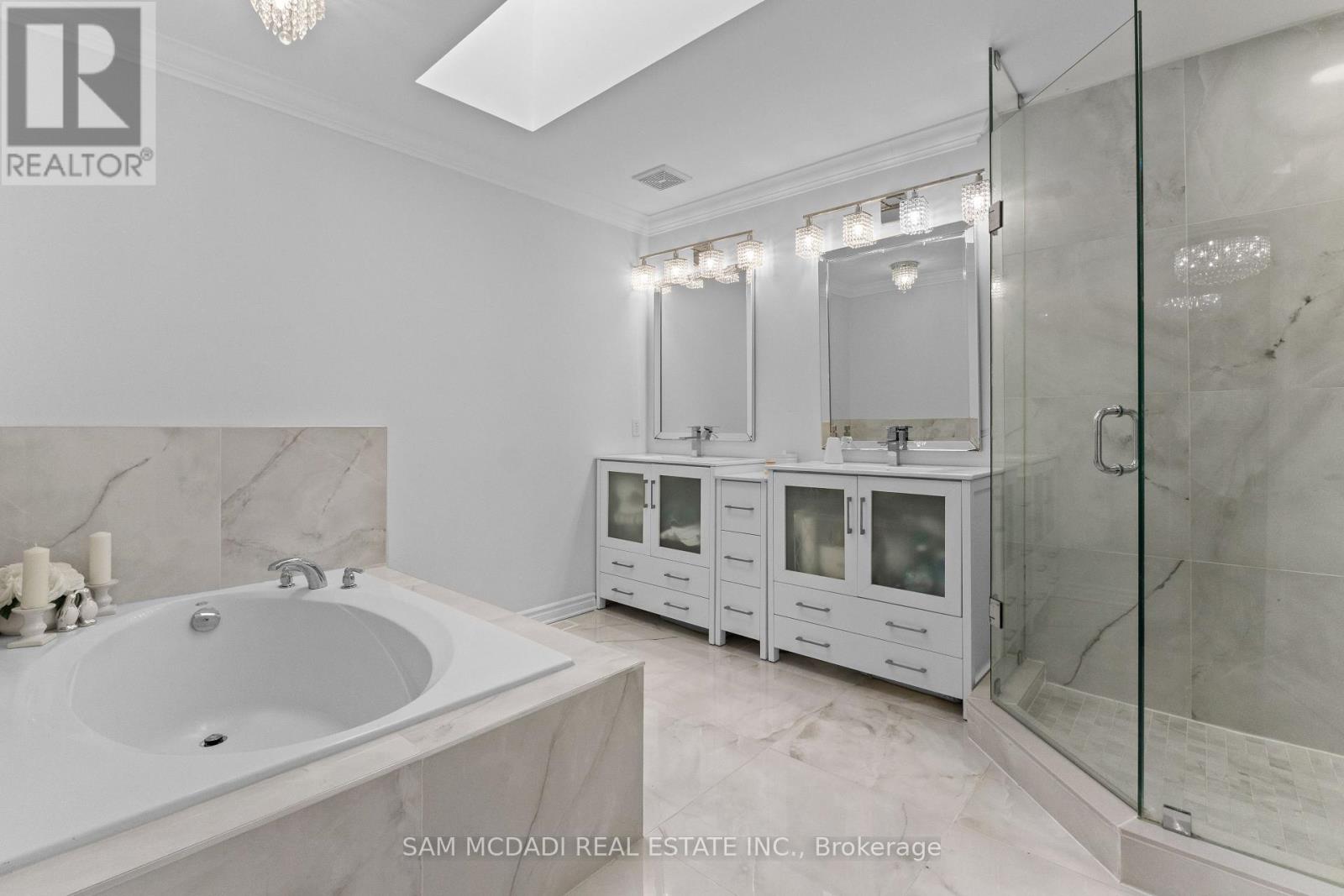 29 DELROSA WAY - 23