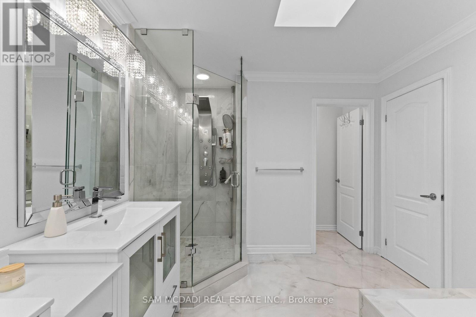 29 DELROSA WAY - 24