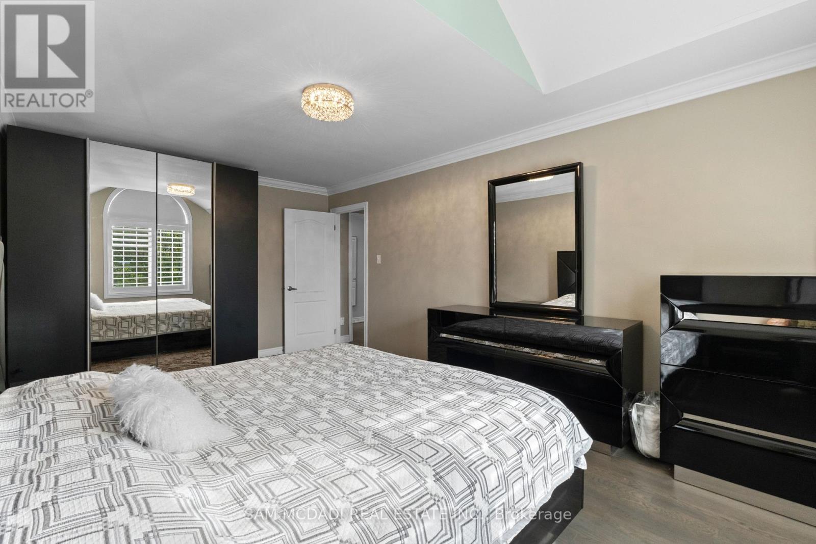 29 DELROSA WAY - 27