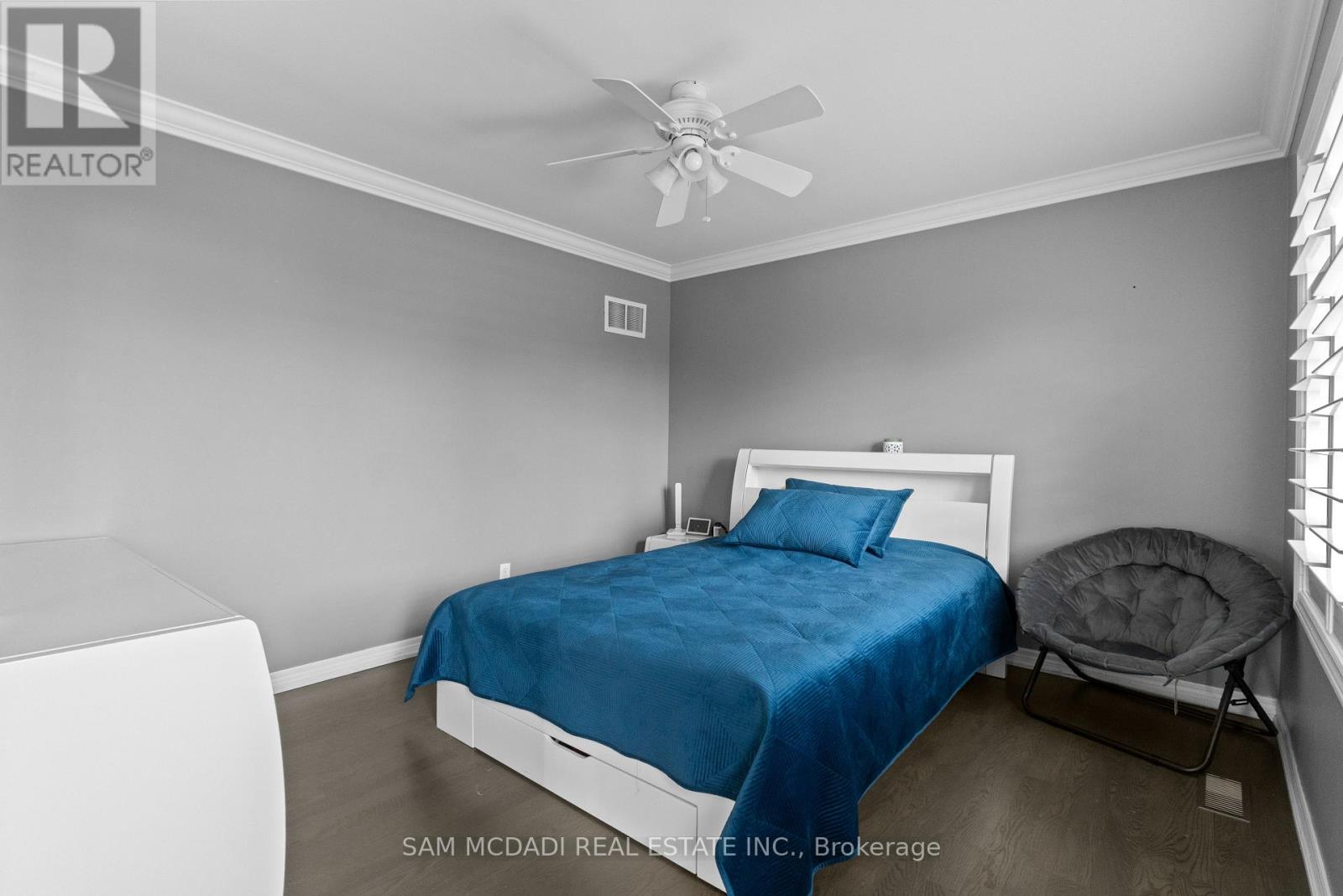 29 DELROSA WAY - 30