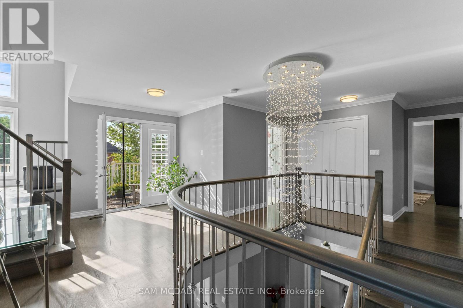29 DELROSA WAY - 32
