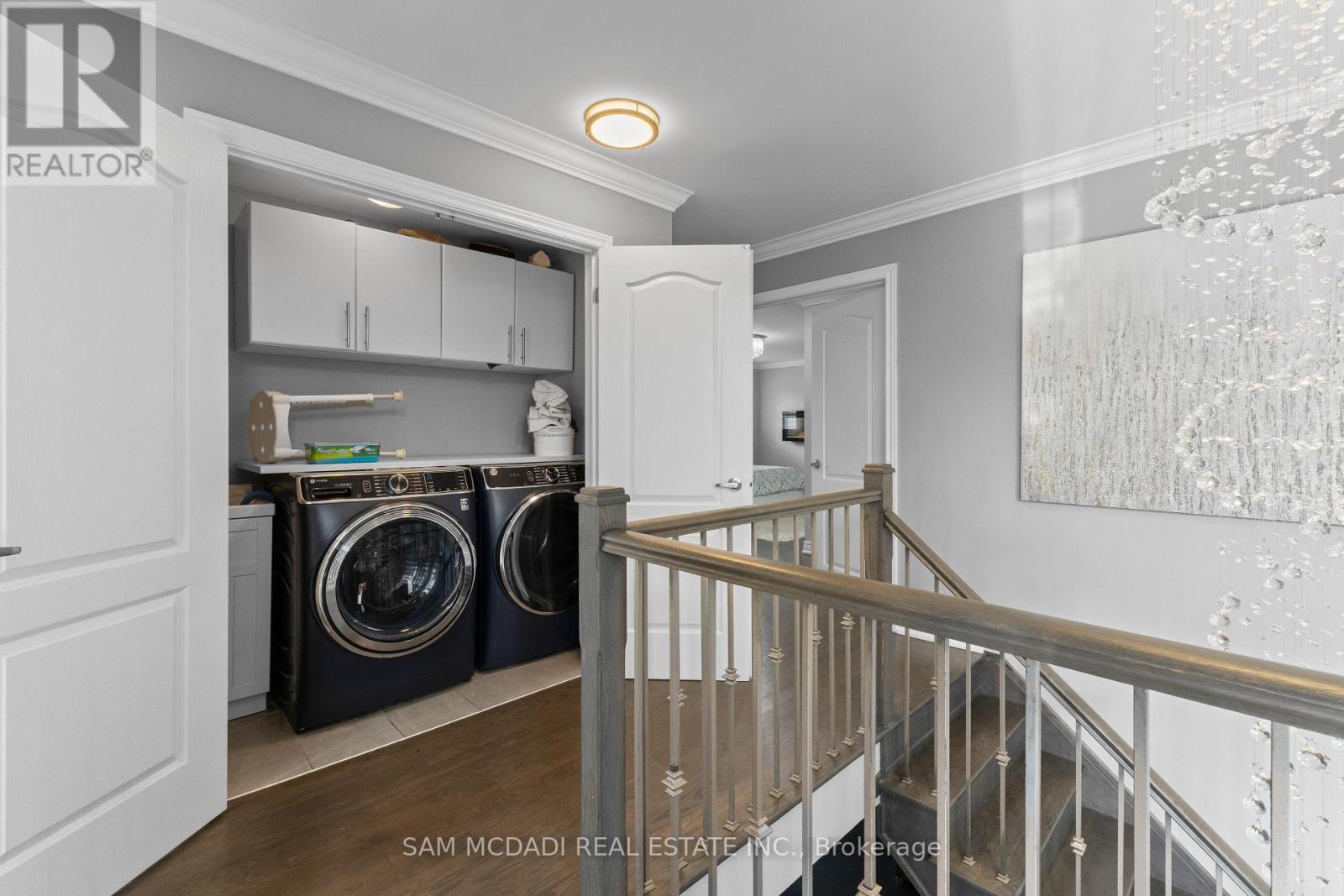 29 DELROSA WAY - 33