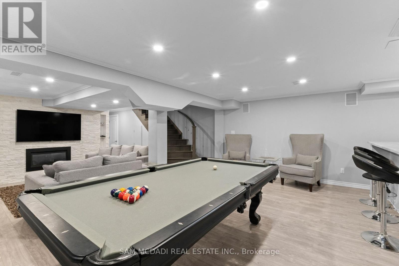 29 DELROSA WAY - 36