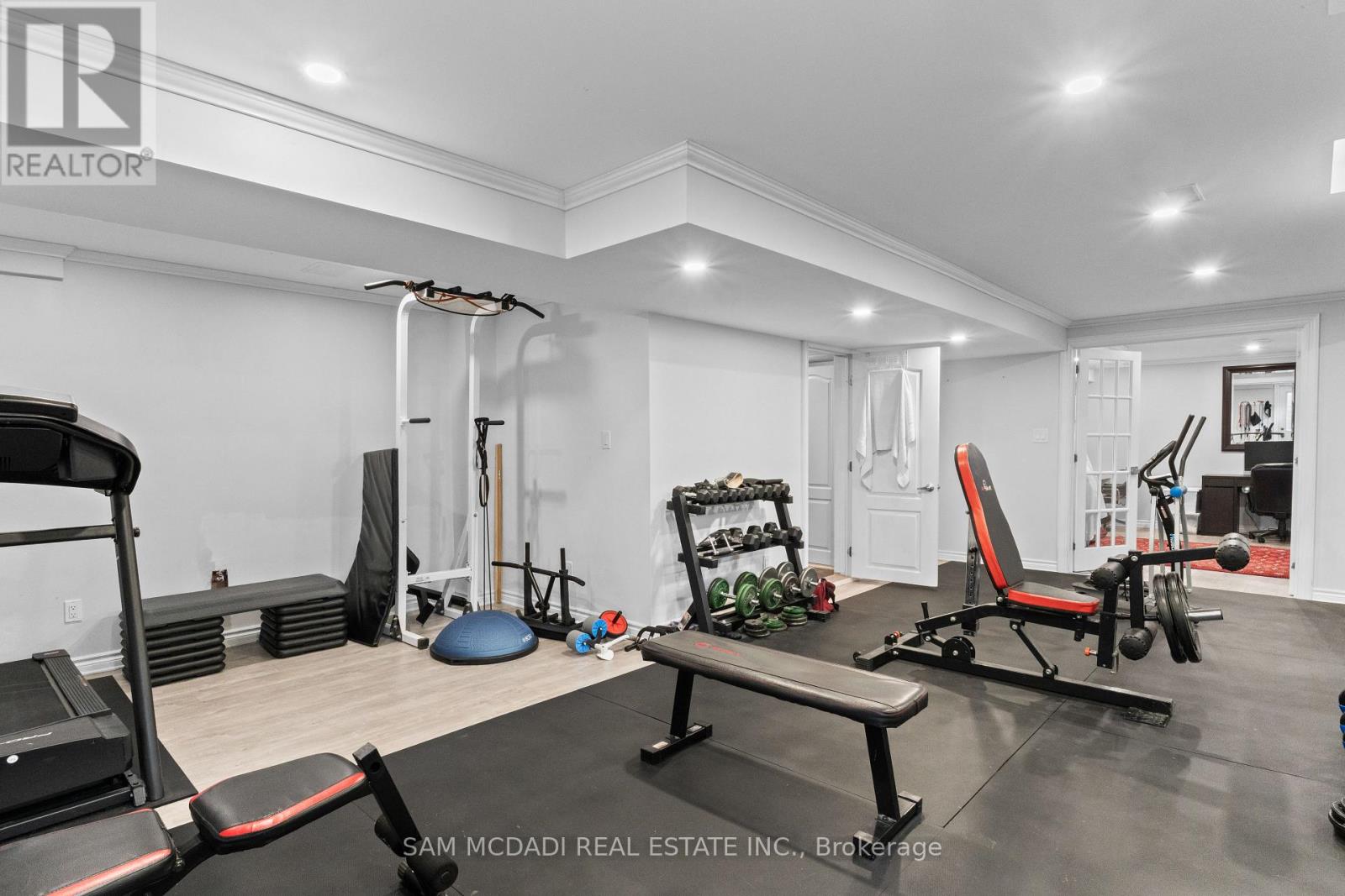 29 DELROSA WAY - 40