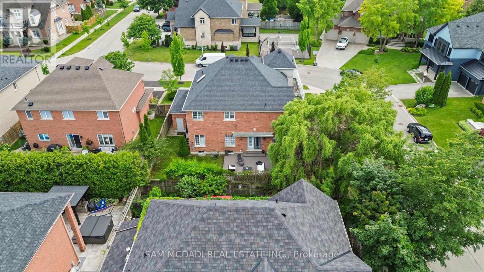 29 DELROSA WAY - 46