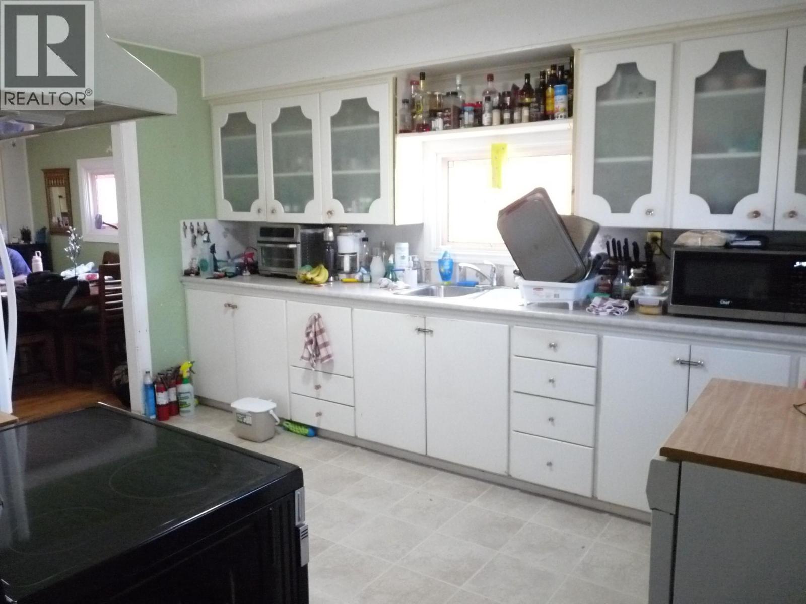 1160 Meadow Lane - Image 4