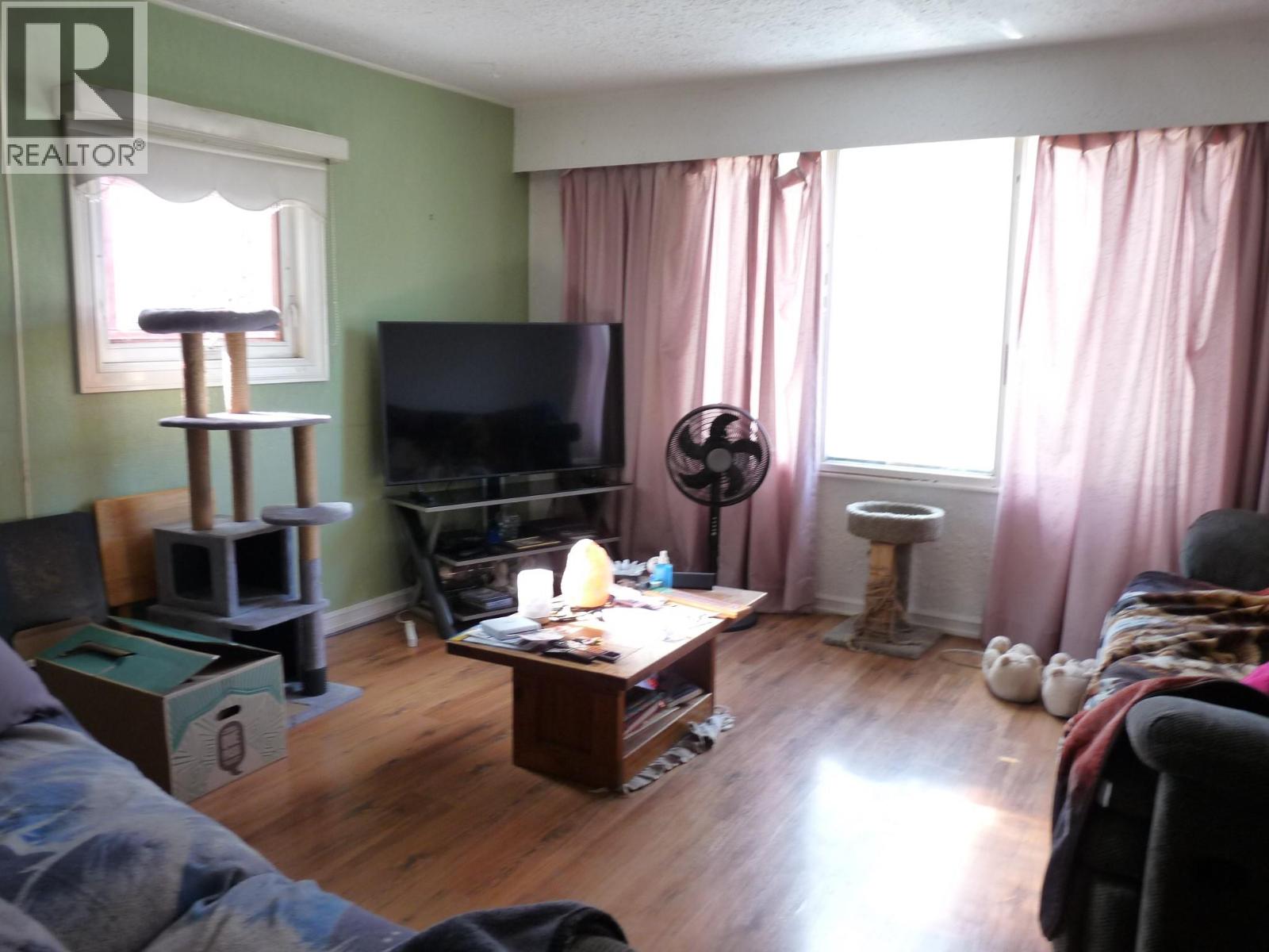 1160 Meadow Lane - Image 5