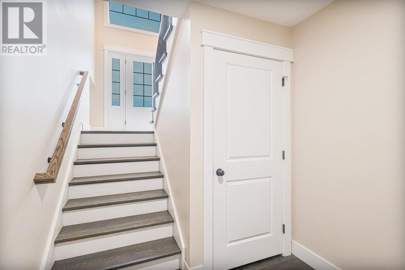 27 Neill Drive - 29