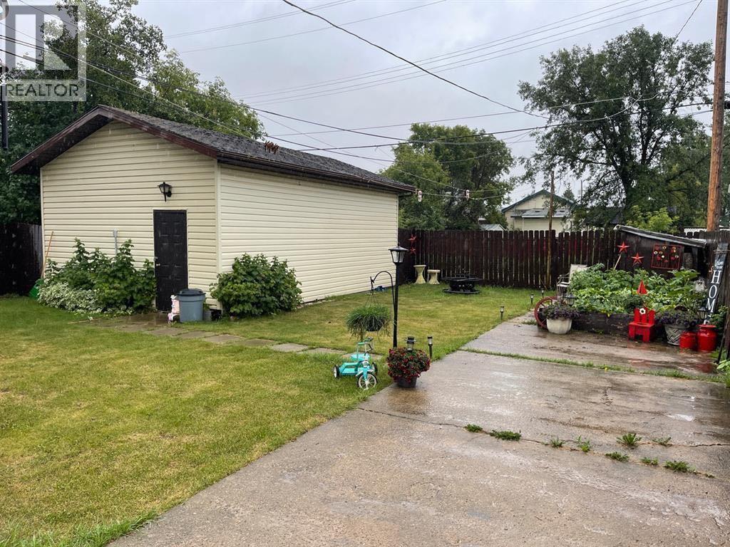 4721 55th Avenue - 3