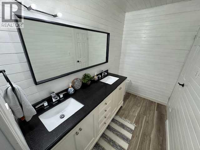 208 1 Street W - 17