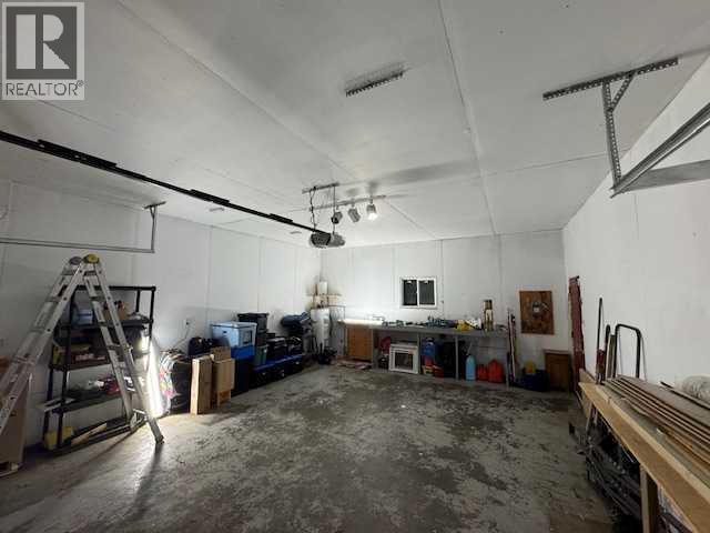 208 1 Street W - 28