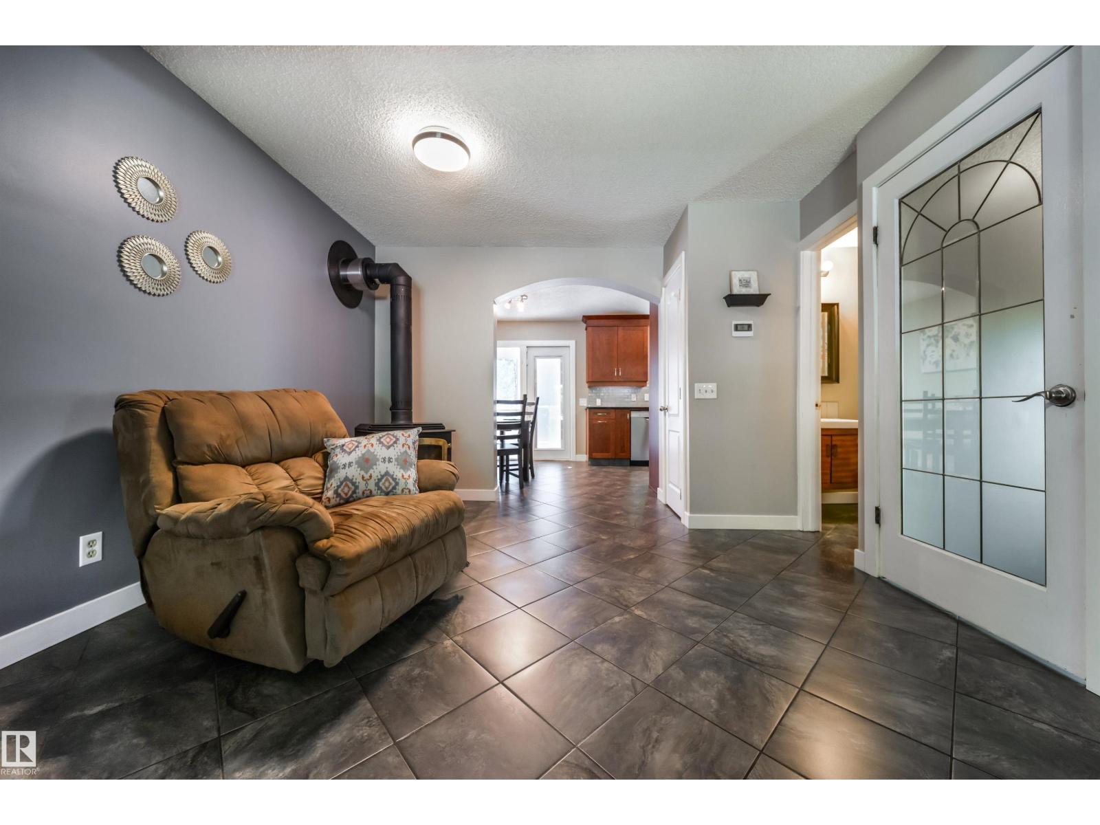 4813 44 AV — photo 12