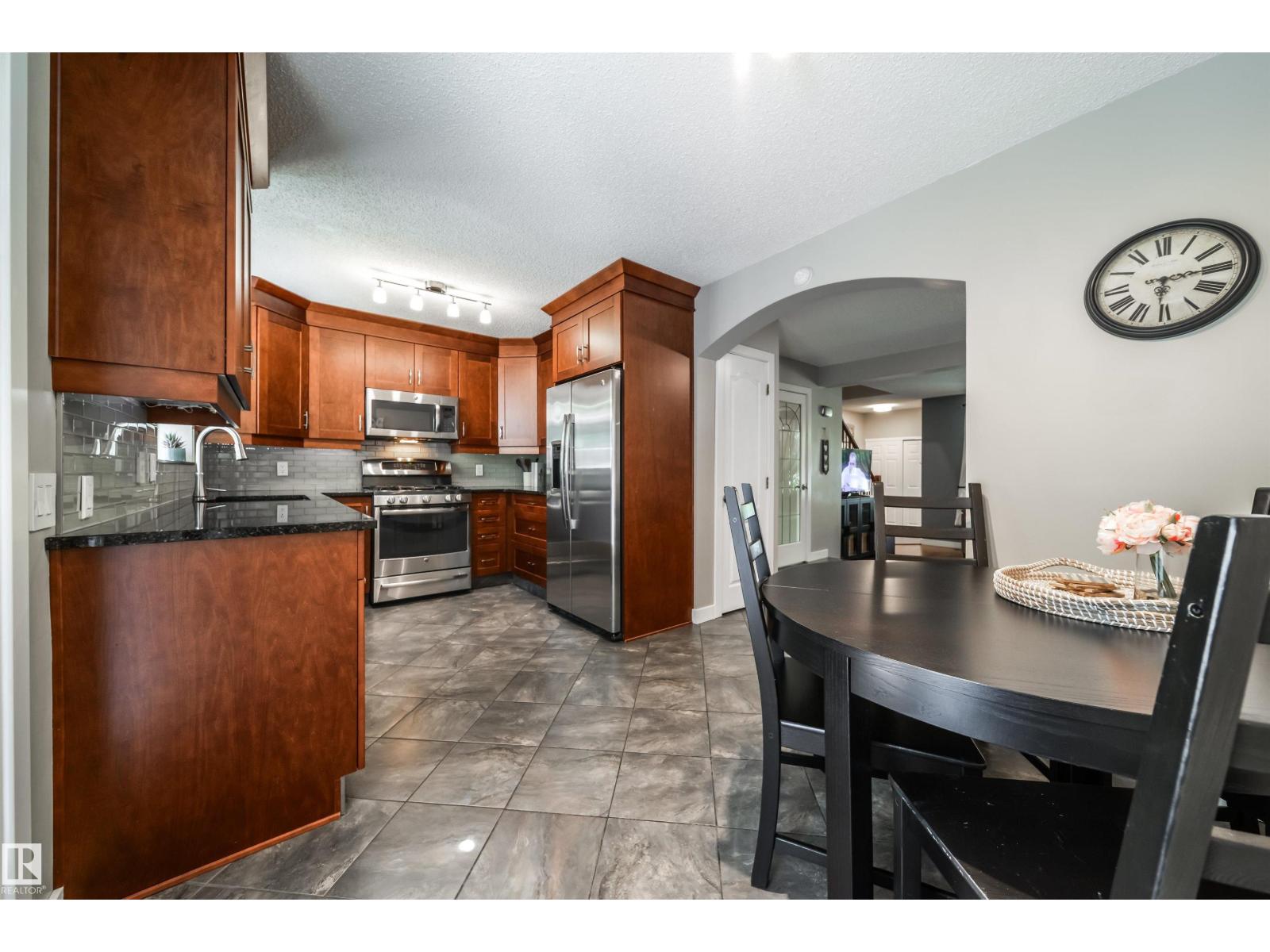 4813 44 AV — photo 19