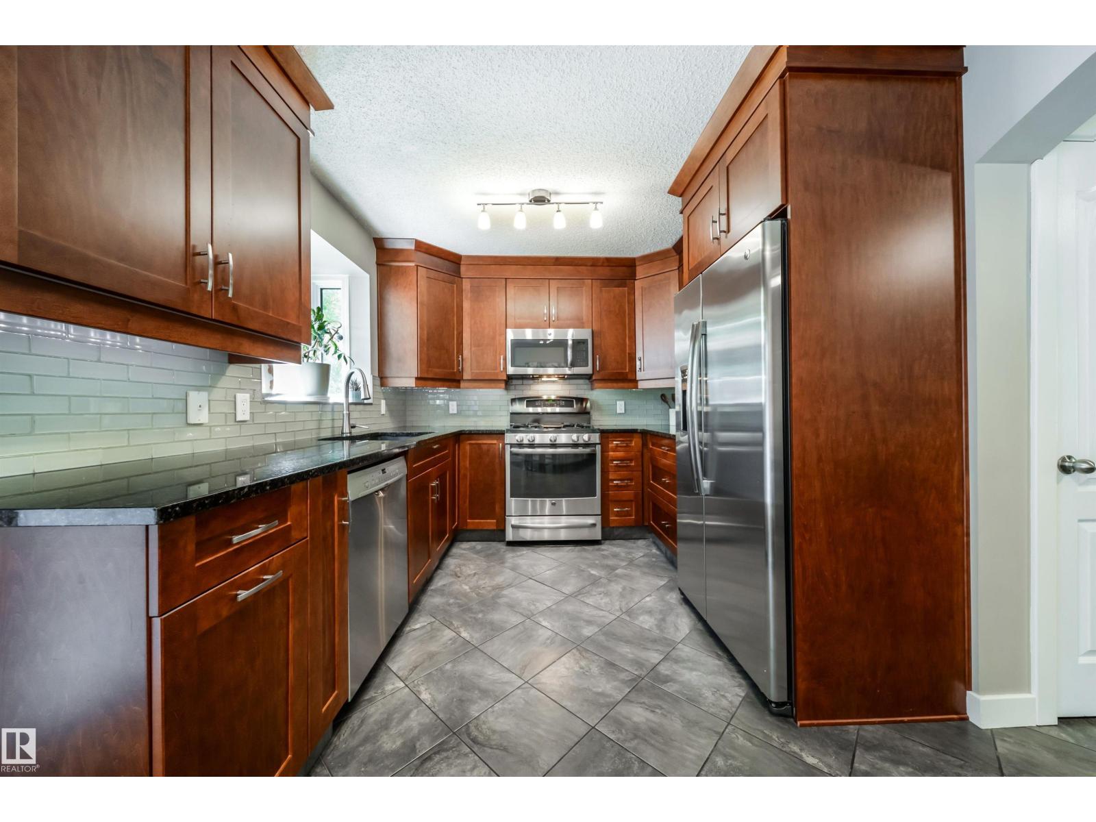 4813 44 AV — photo 20