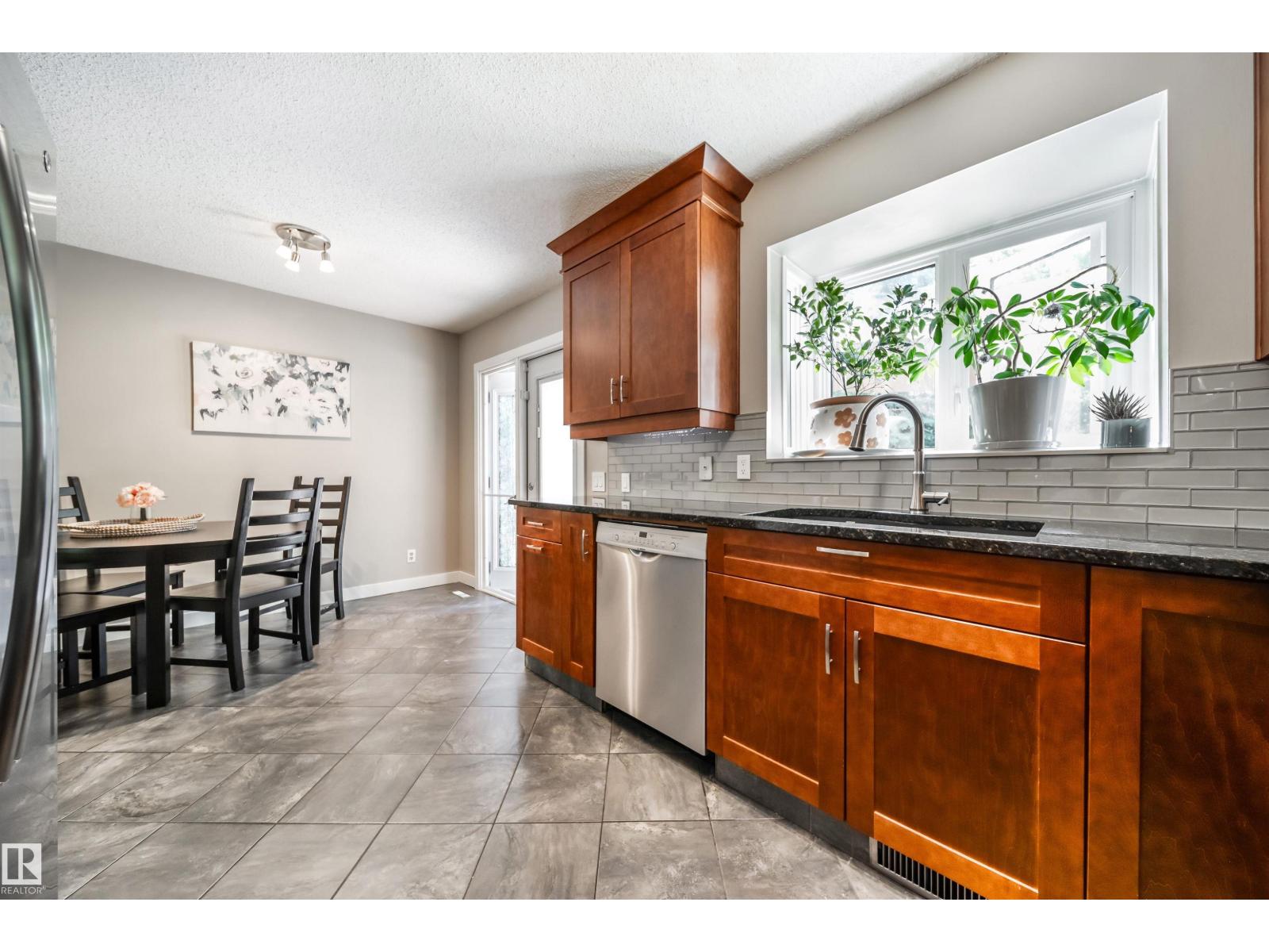 4813 44 AV — photo 23