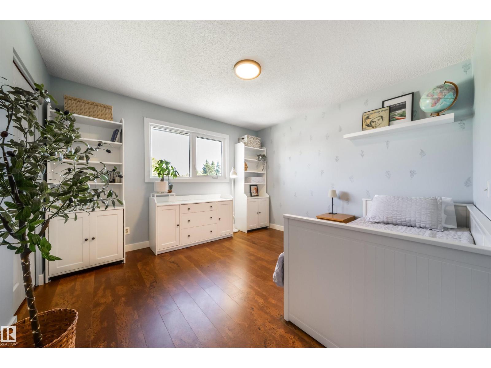 4813 44 AV — photo 36