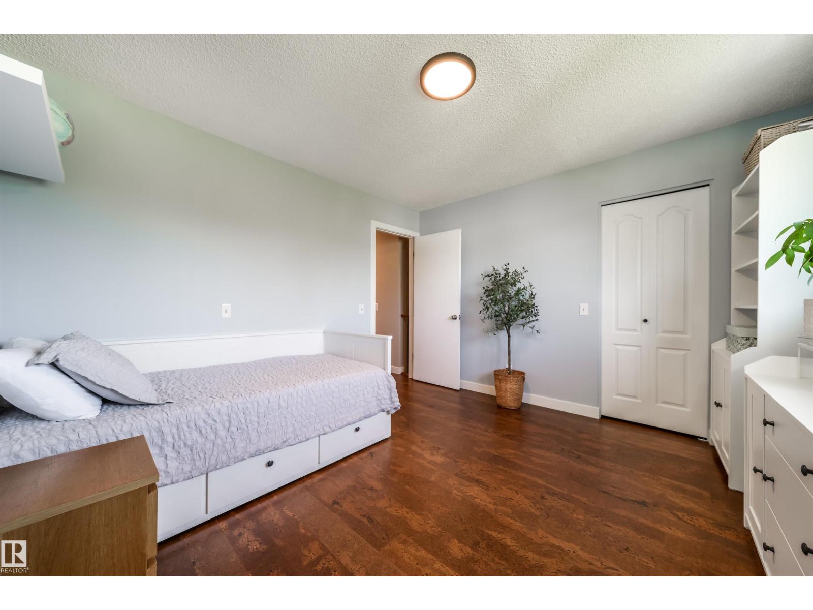 4813 44 AV — photo 37