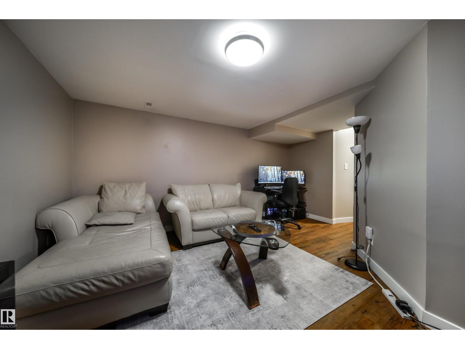 4813 44 AV — photo 46