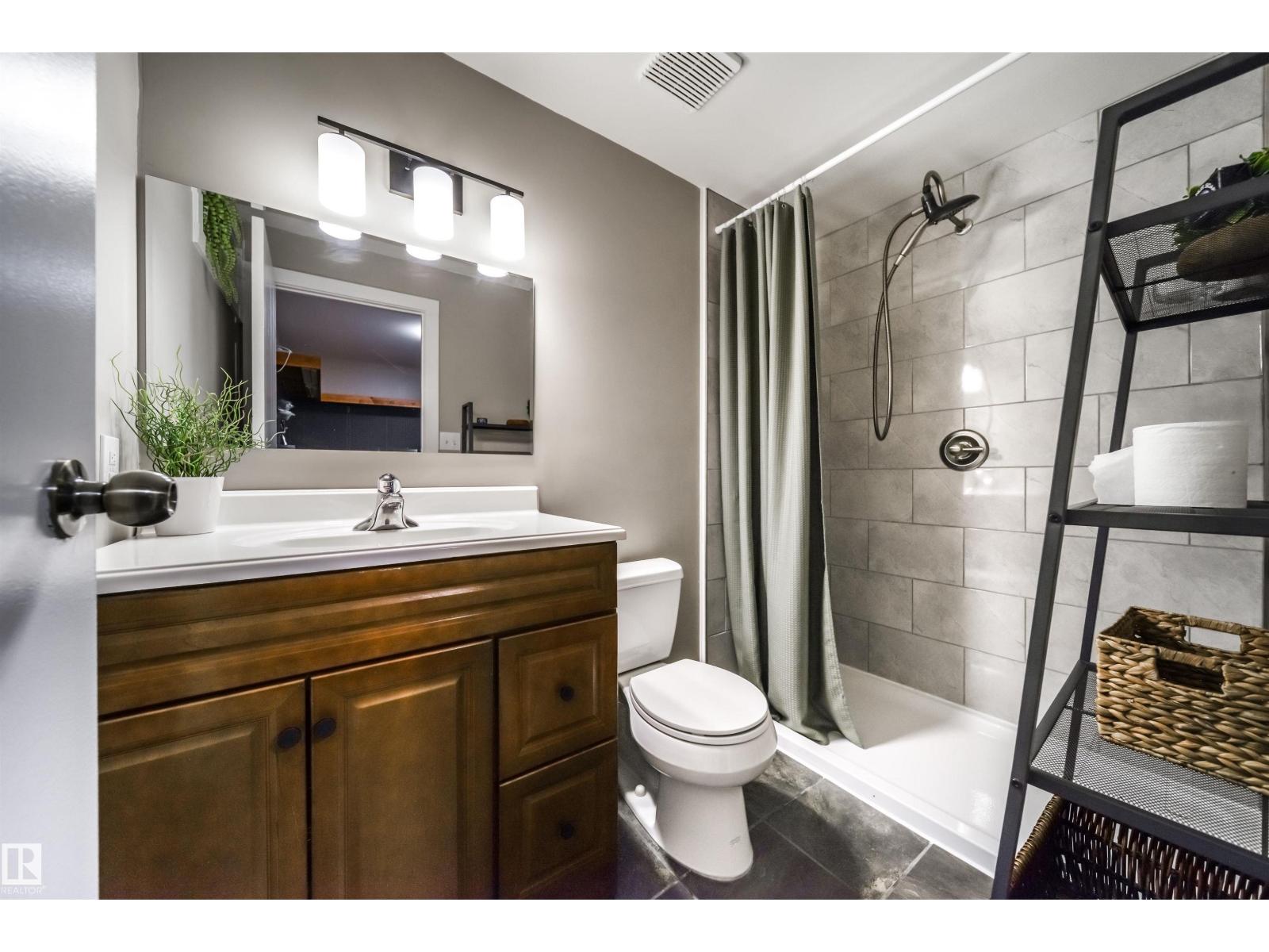 4813 44 AV — photo 51