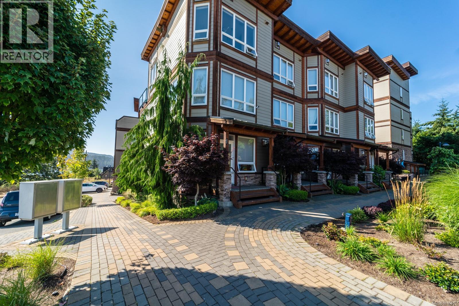 #204 6591 Lincroft Rd - 16