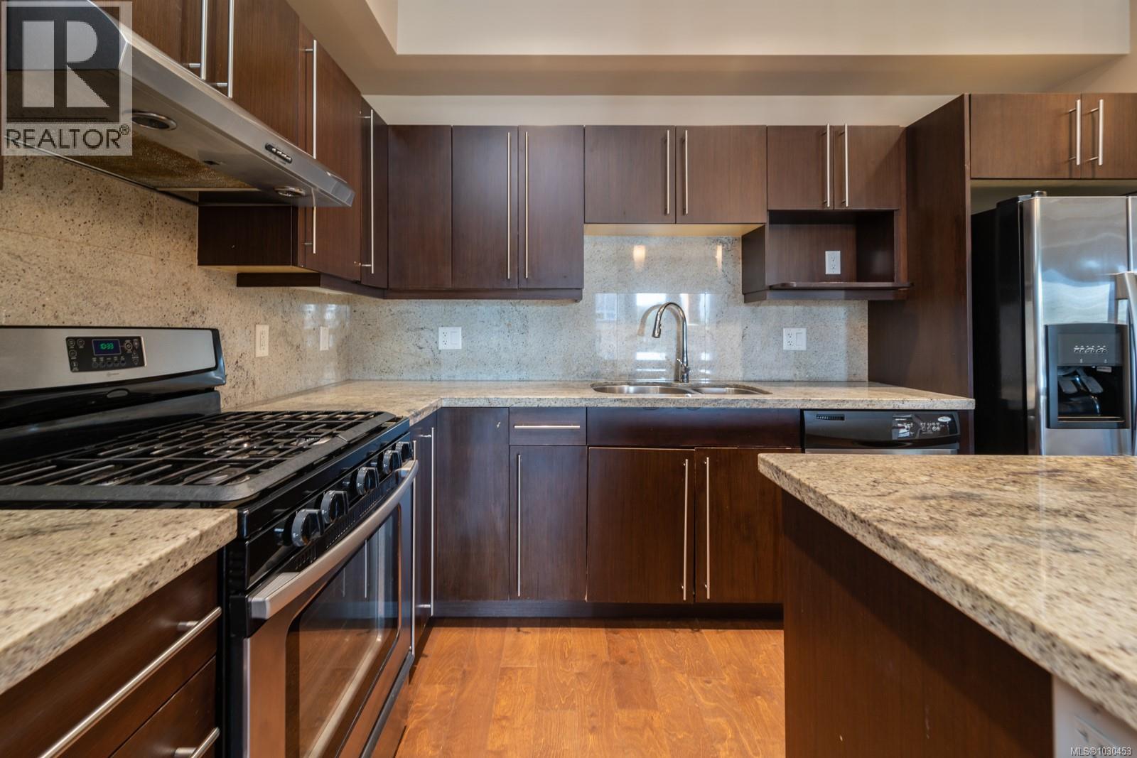 #204 6591 Lincroft Rd - 6