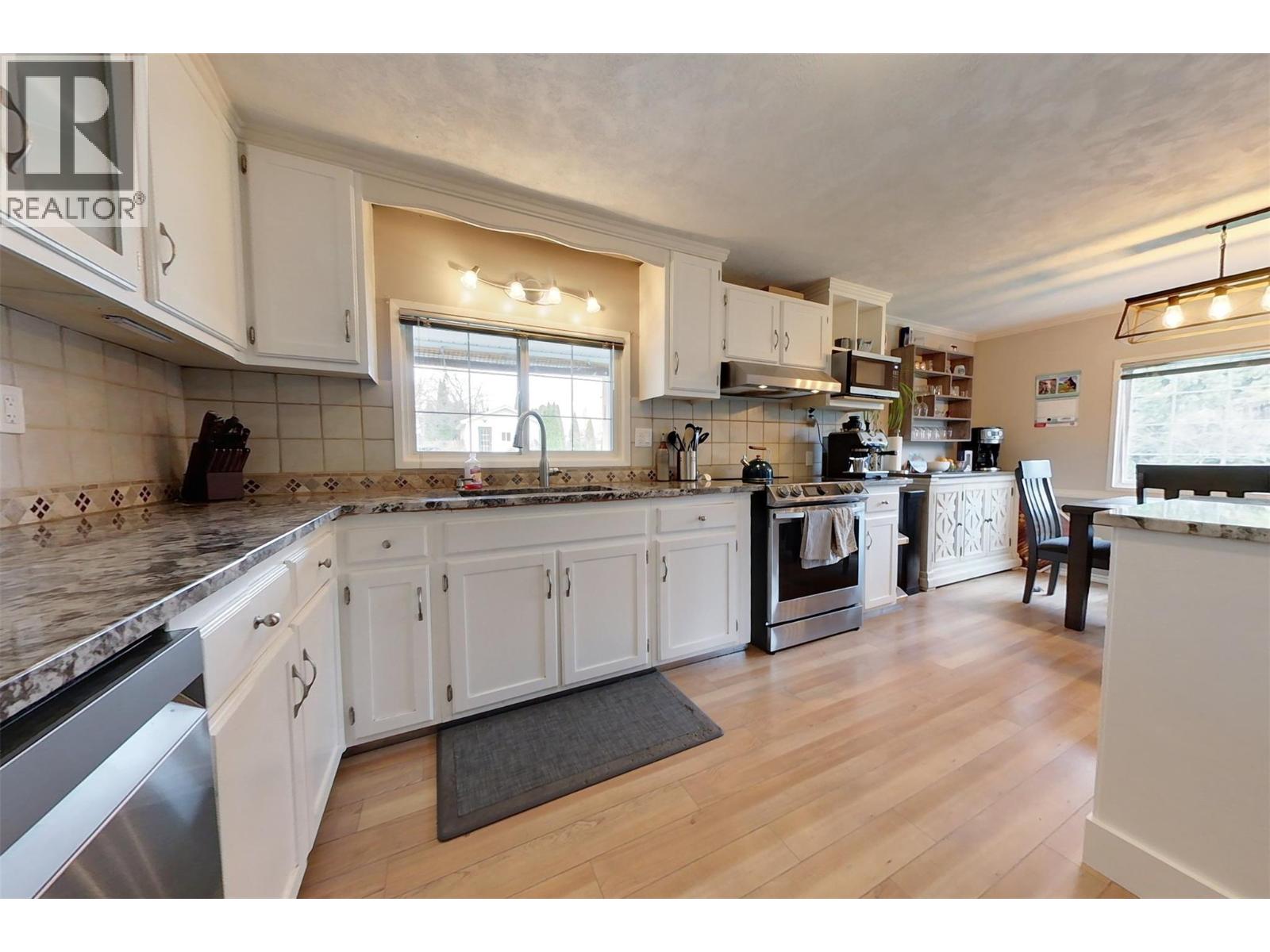 3433 ERICKSON Road - 5