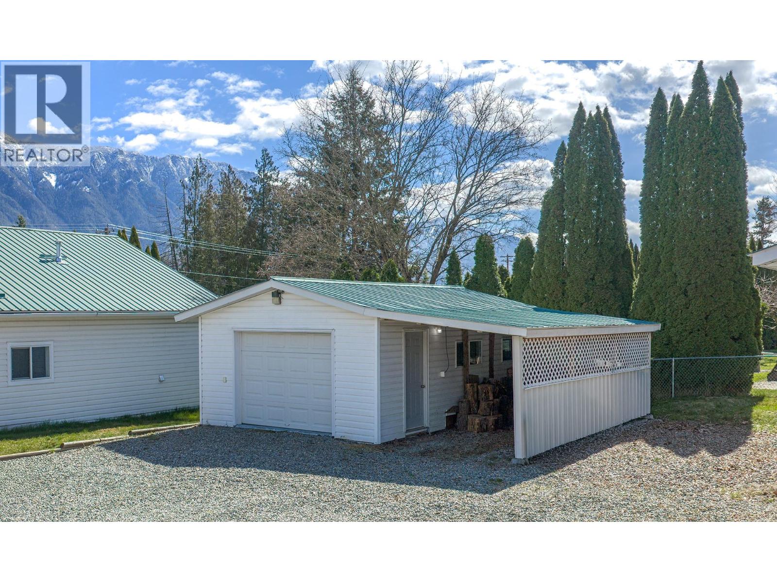 3433 ERICKSON Road - 27